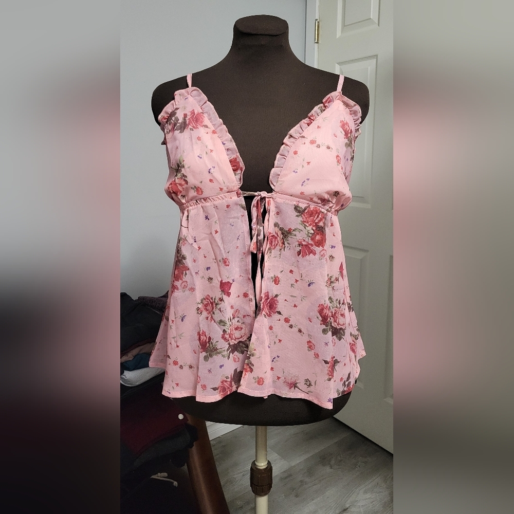 5/$20** XL Unbranded Flowy Floral Tie Up In Front Top